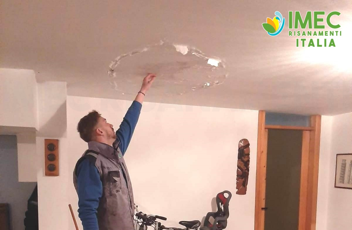 Manutenzione scarichi: come prevenire la perdita di uno scarico nel muro